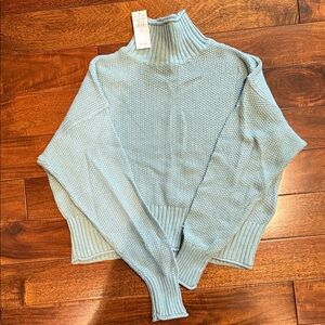 NWT American Eagle Mock Neck Cropped Sweater – Soft Blue Chunky Knit, size S